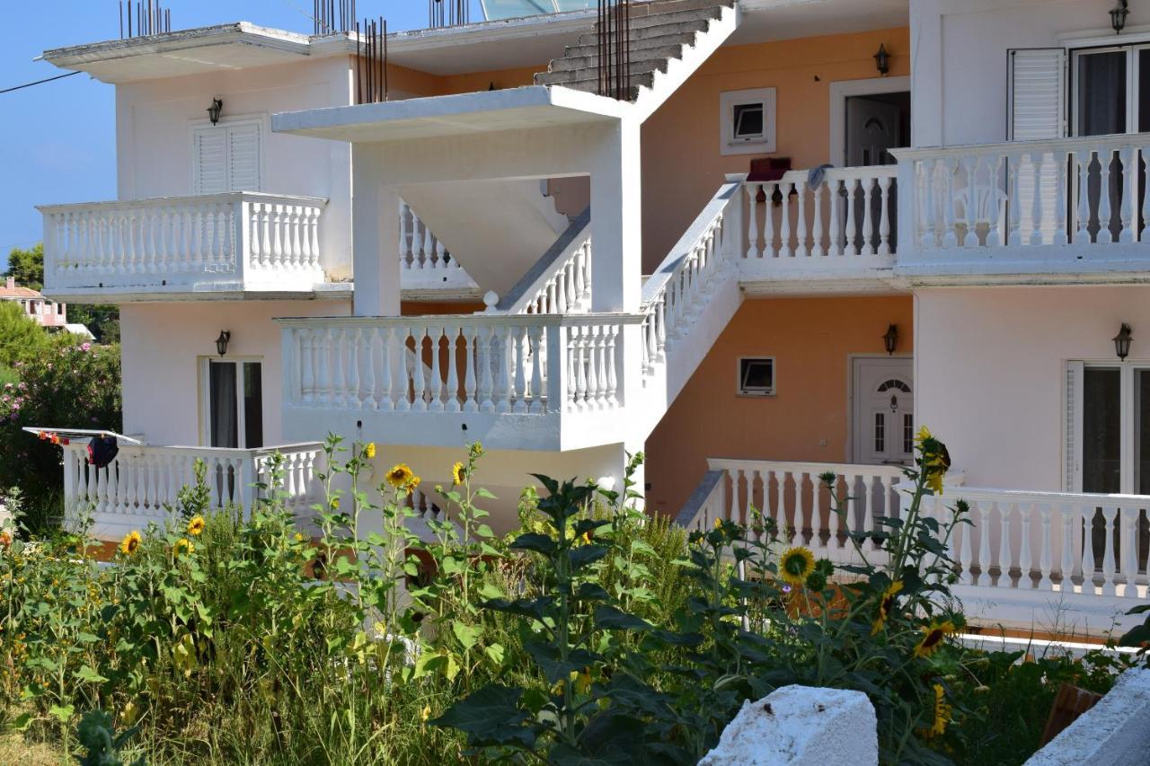 Red Sun Apartments Amoudi Exteriér fotografie